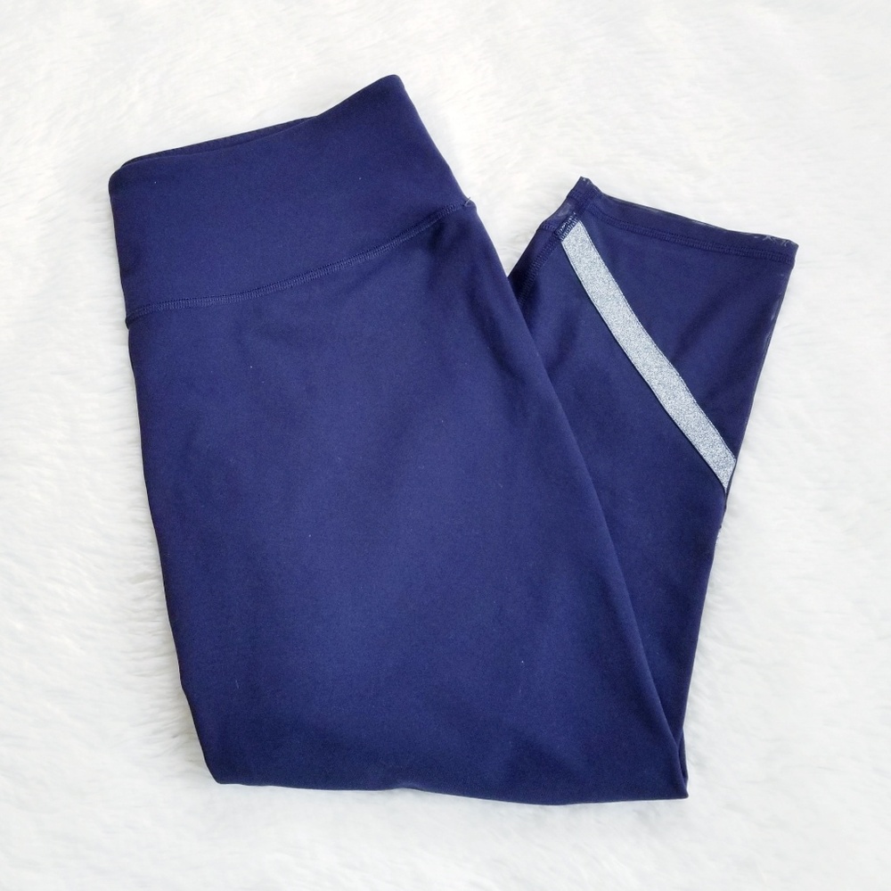 Victoria's Secret Sport Knockout Capri Leggings